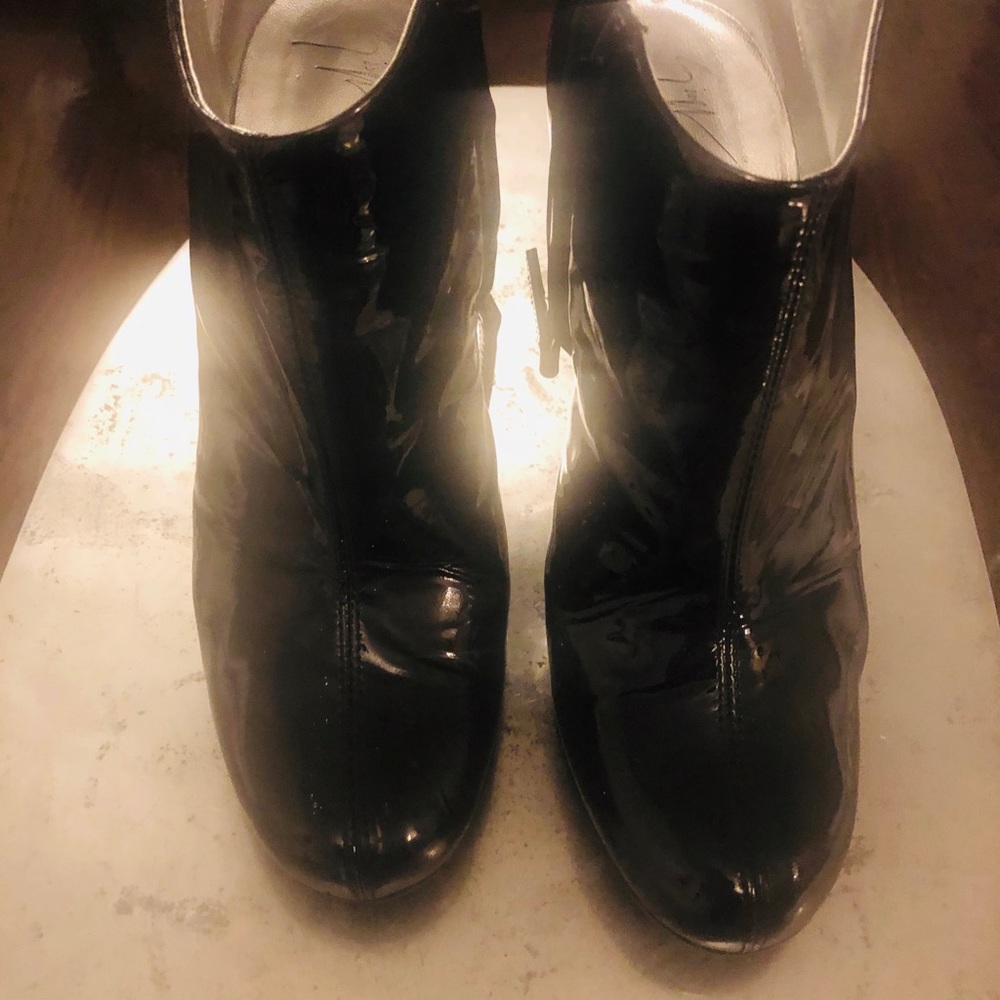 Giuseppe Patent Leather Booties size 39.